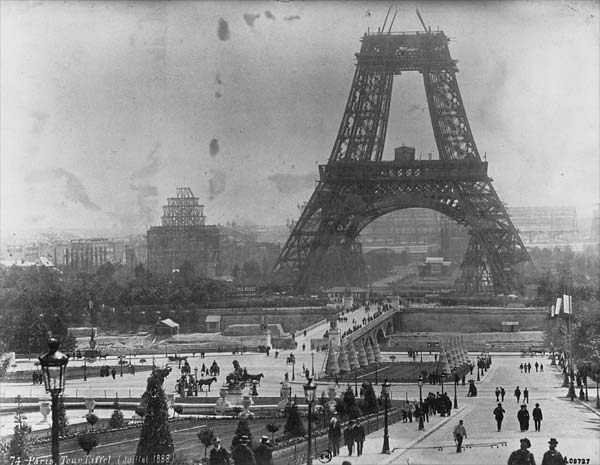 tour_eiffel_costruzione